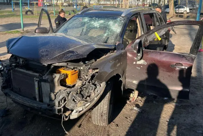 W Dniepropietrowskim wybuchł samochód: ranny urzędnik z żoną (zdjęcie)