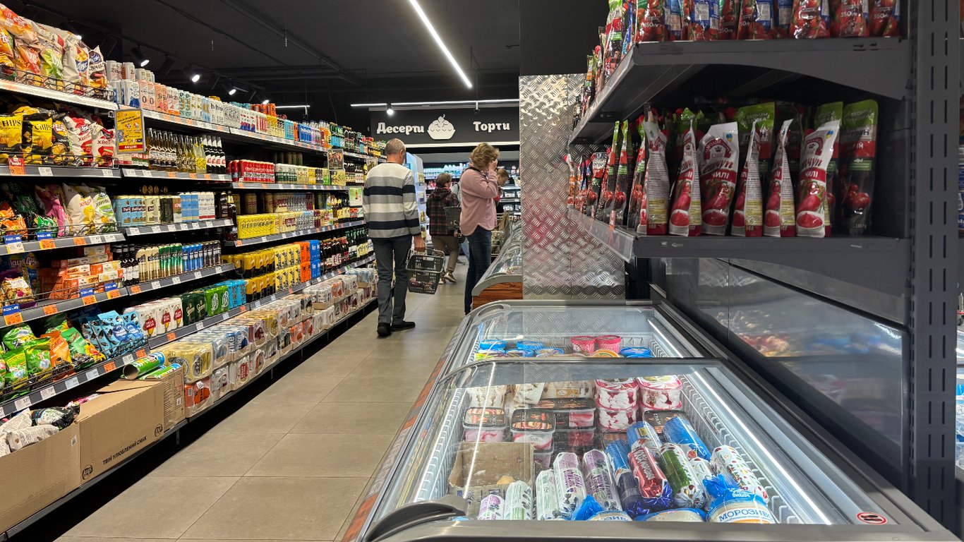 Знижки на продукти до 50% — на чому можна заощадити пів бюджету