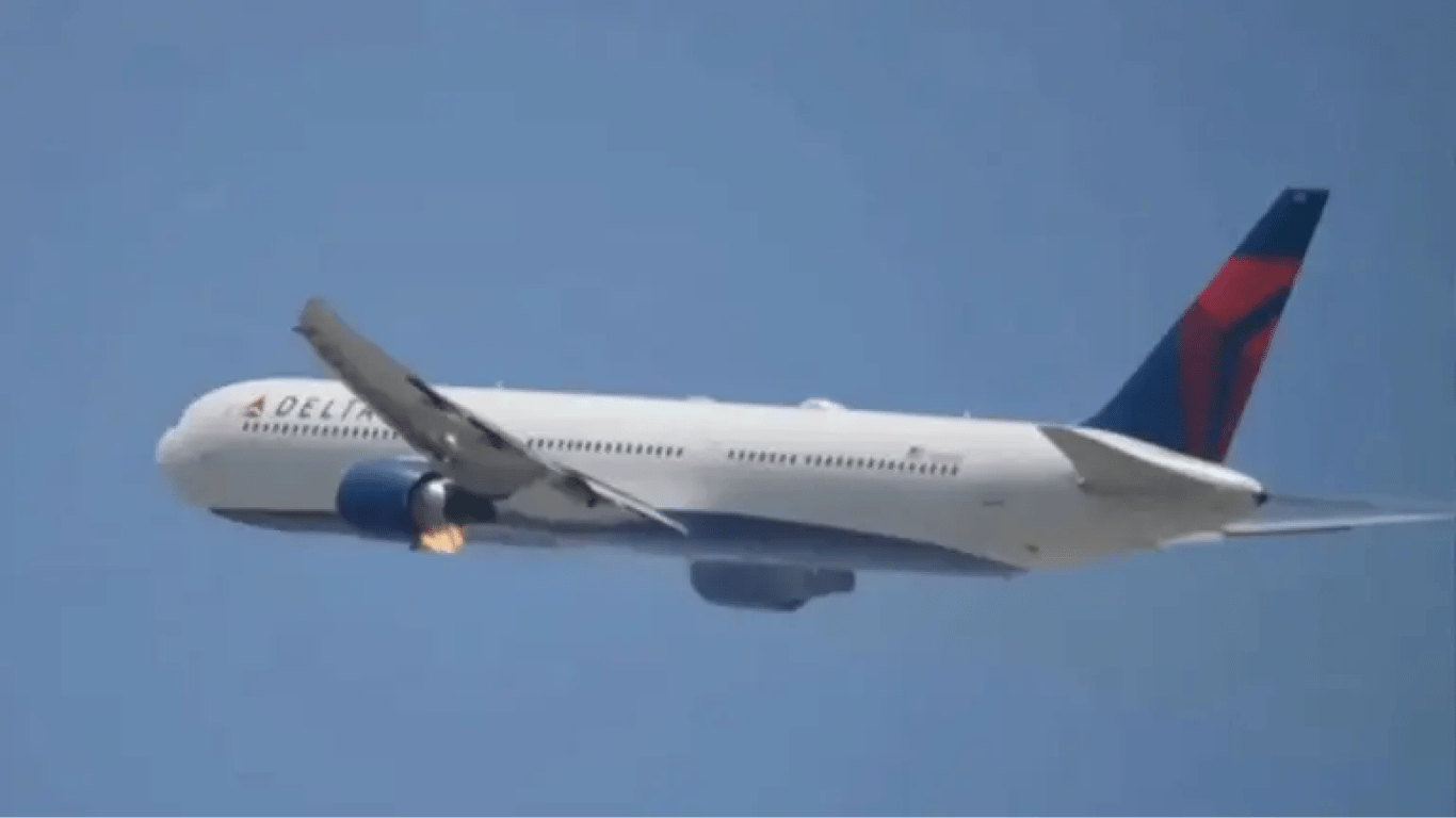 A Plane Caught Fire Over Los Angeles - Video Shown Online